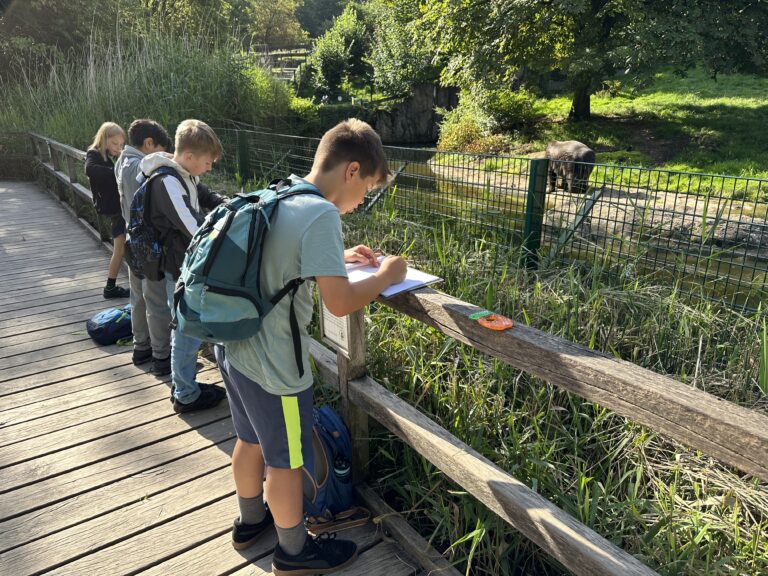 Tiere „in echt“ zeichnen im Tierpark Olderdissen