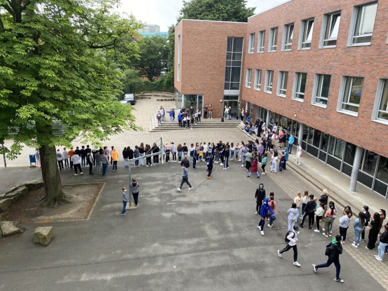 Ein Flashmob als kleiner Sommerferien-Gruß